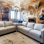 Villa Historical Dwelling In Palazzo Terzi *