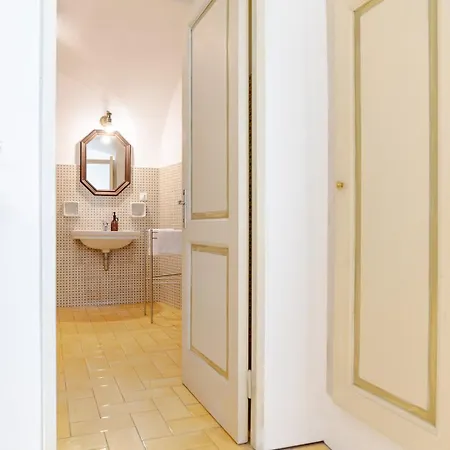 Historical Dwelling In Palazzo Terzi Villa *