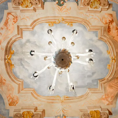 Historical Dwelling In Palazzo Terzi *