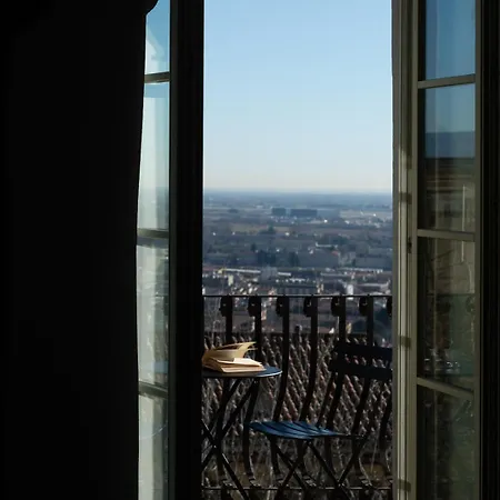 Historical Dwelling In Palazzo Terzi Villa *