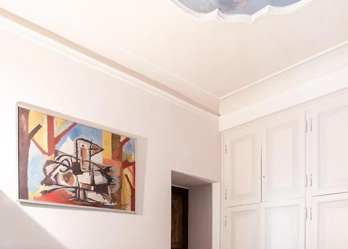 Historical Dwelling In Palazzo Terzi Вілла