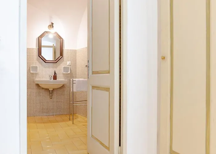 Historical Dwelling In Palazzo Terzi Βίλα *