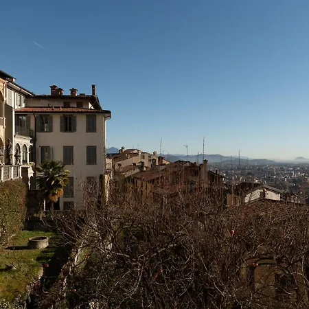 Historical Dwelling In Palazzo Terzi *