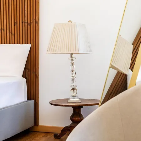 Historical Dwelling In Palazzo Terzi